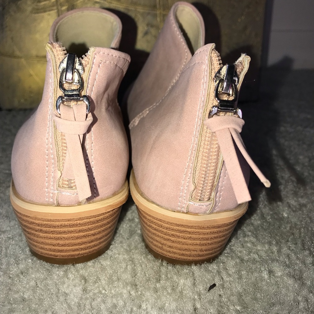 Beautiful boots, comfortable. Soft pink - Picture 2 of 3